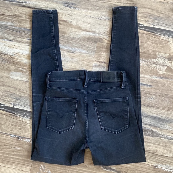 Black Levi High Rise Super Skinny Jeans - Picture 3 of 9